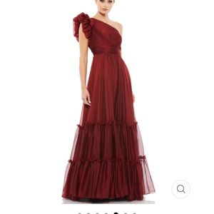 MAC DUGGAL/CAMILLE LA VIE ORGANZA ONE-SHOULDER PLEATED GOWN